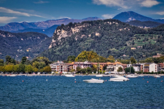Blick-ueber-den-Gardasee-nach-Corno-Italien