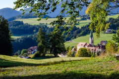 Blick auf die Kirche Terenten