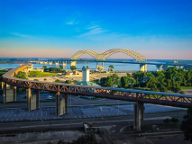Dolly-Parton-Bruecke-in-Memphis-TN