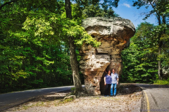 Mushroom-Rock-an-Little-Canyon-River-Strasse